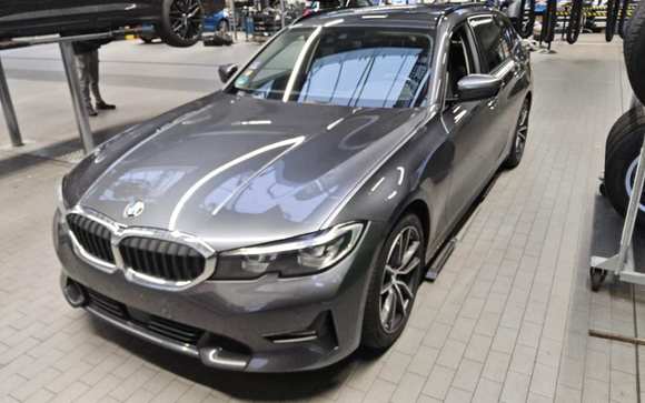 Pogled od napred levo