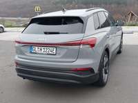 Pogled od pozadi desno