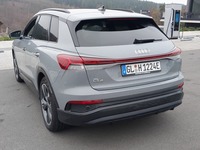 Pogled od pozadi levo