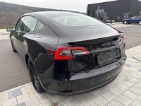 Pogled od pozadi levo