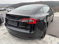 Pogled od pozadi desno