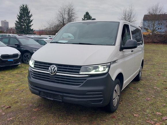 Pogled od napred levo