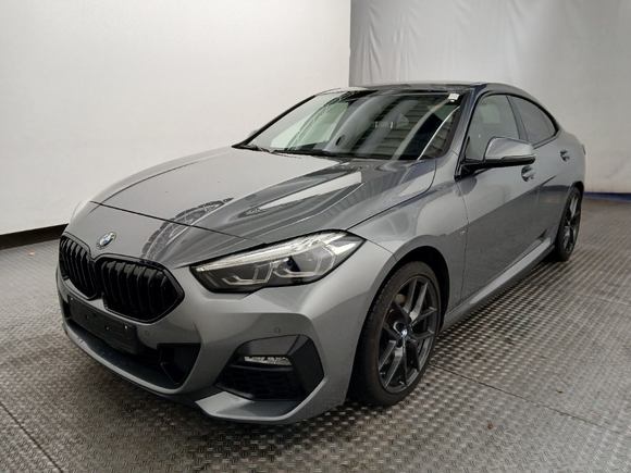 Pogled od napred levo