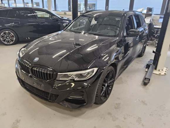 Skats no kreisās puses priekšā