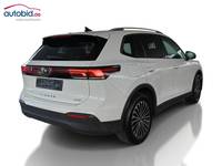 Skats no labās puses aizmugurē