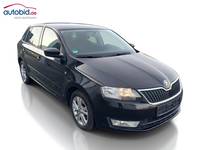 Skats no labās puses priekšā