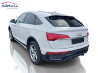 Skats no kreisās puses aizmugurē