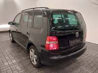 Pogled od pozadi levo