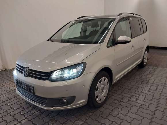 Pogled od napred levo