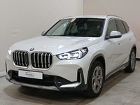 Pogled od napred levo