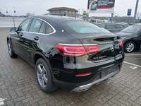 Pogled od pozadi levo