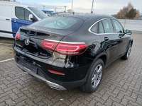 Pogled od pozadi desno