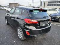 Pogled od pozadi levo