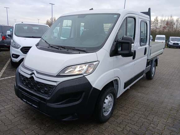 Pogled od napred levo