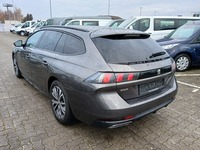 Pogled od pozadi levo