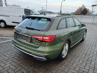 Pogled od pozadi desno