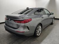 Pogled od pozadi desno