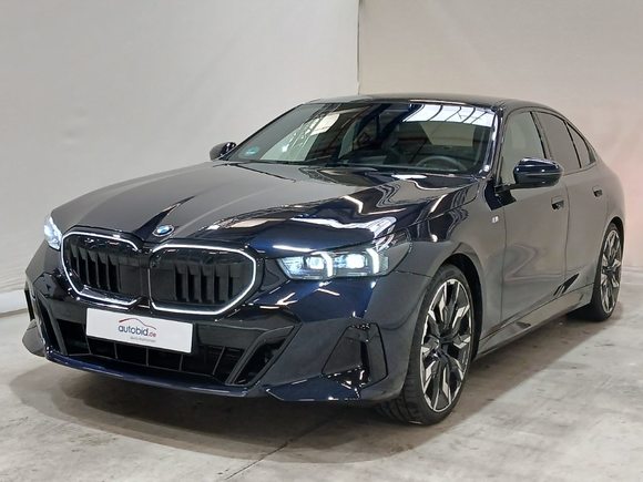 Pogled od napred levo