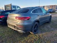 Pogled od pozadi desno