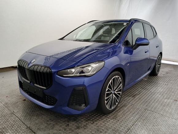 Pogled od napred levo