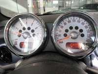 Pogled na kombinovani instrument