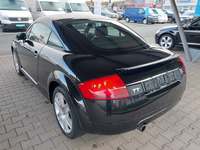 Вид сзади слева