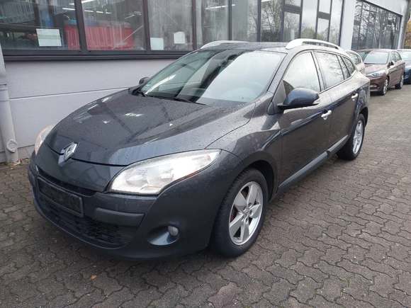 Вид спереди слева