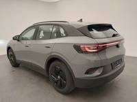 Вид сзади слева