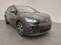 Вид спереди справа