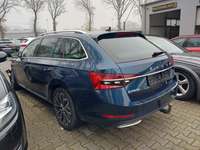 Вид сзади слева