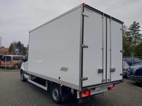 Вид сзади слева