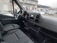 Вид на салон