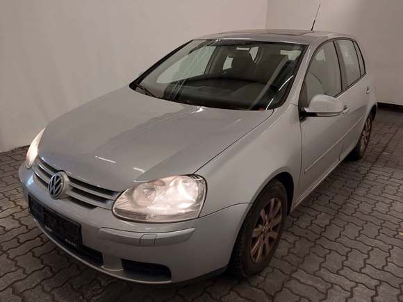 Вид спереди слева