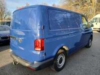 Pogled od pozadi desno