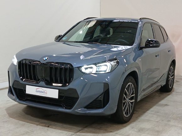 Pogled od napred levo