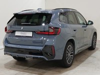 Pogled od pozadi desno