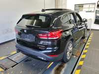 Skats no labās puses aizmugurē