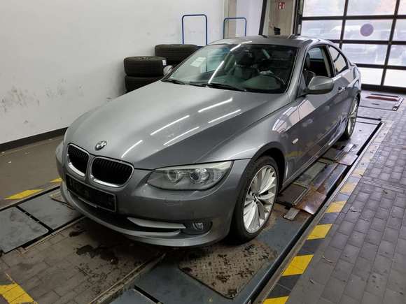 Vista delantera izquierda