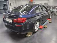 Vista trasera derecha