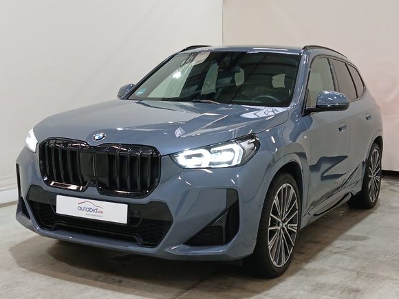 Pogled od napred levo