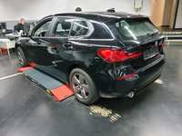 Vista traseira esquerda