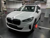 Náhled zpředu zleva