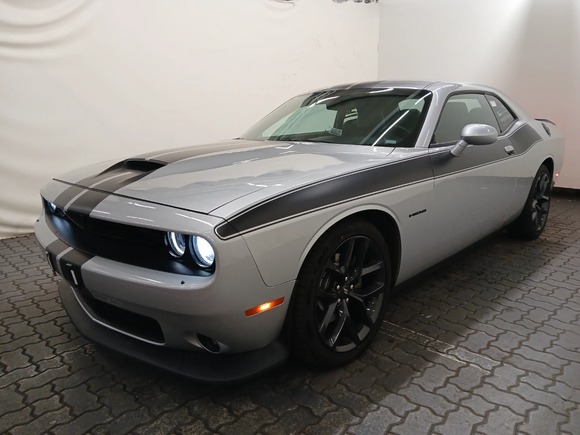 Pogled od napred levo