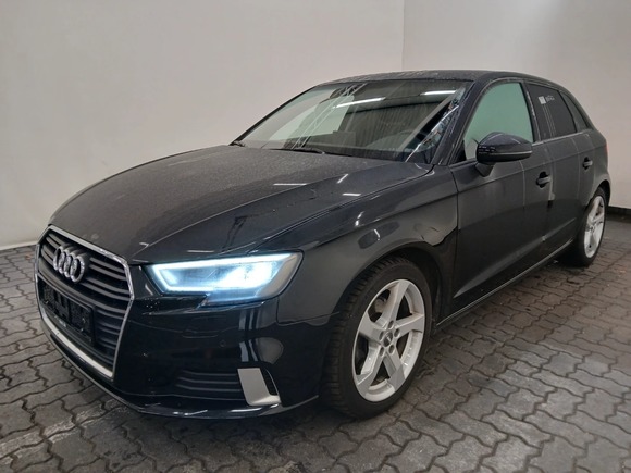 Pogled od napred levo