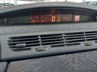 Pogled na kombinovani instrument