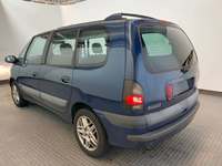 Pogled od pozadi levo