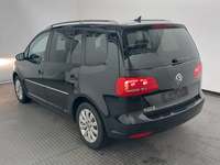 Pogled od pozadi levo