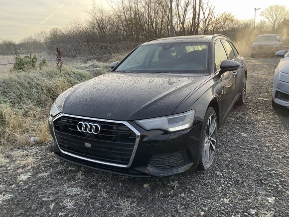 Pogled od napred levo