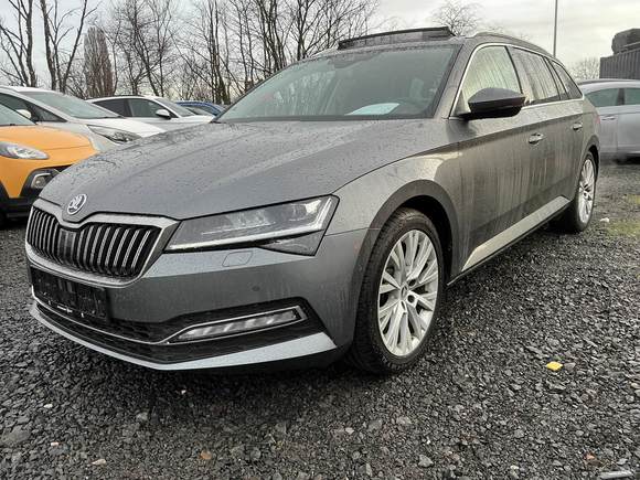 Pogled od napred levo