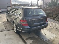 Pogled od pozadi levo